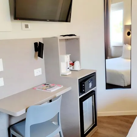 Hotel Aurora 3*