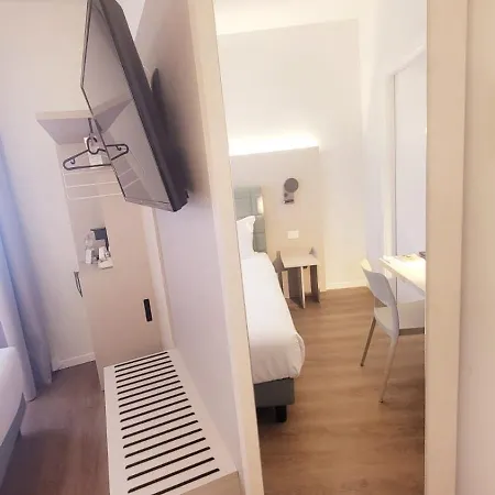 Aurora 3*