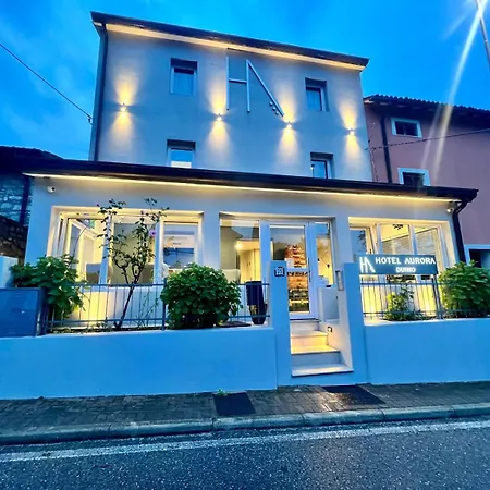 Hotel Aurora 3*