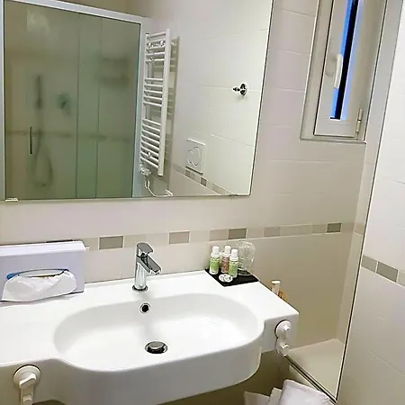 Aurora Hotel 3*